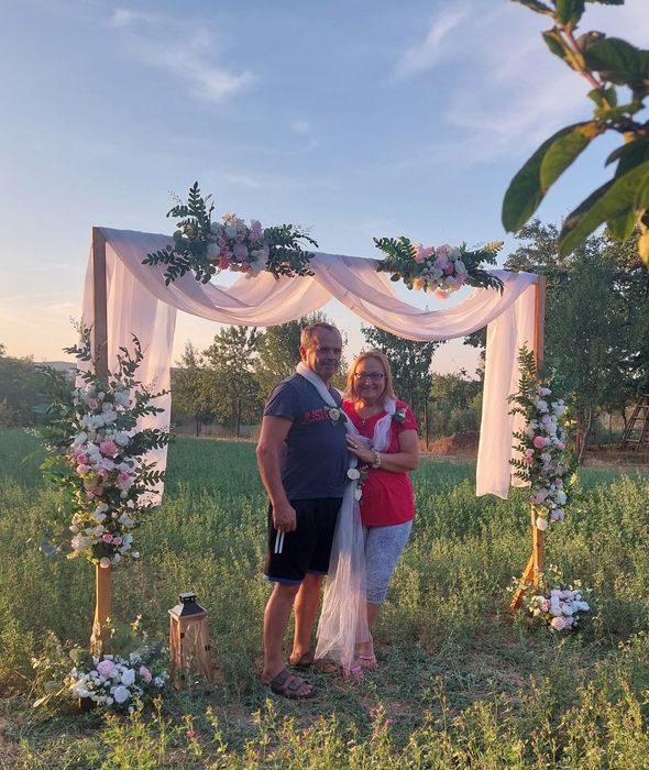 Arcada metalica & de lemn de inchiriat