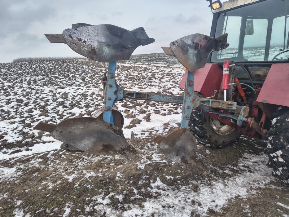 Tractor international 844s cu plug lemken opal 90 .2+1