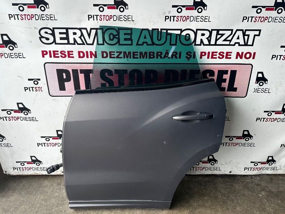 usa stanga spate maserati levante q4 2016 2017 2018 2019 gri