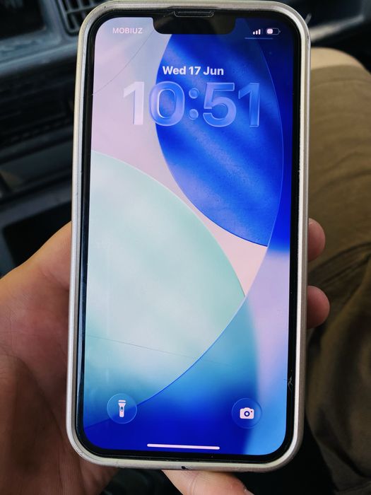 Iphone 13 pro sotladi ideal holatda narxi yana kelishilinadi
