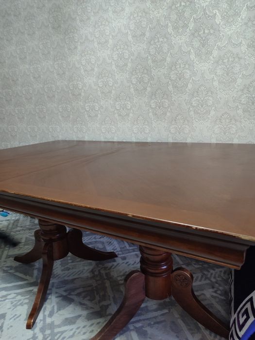 Продам стол малазийский