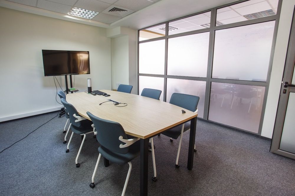 Vând mobilier pentru birou