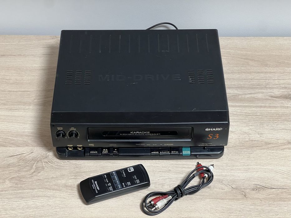 Видео-магнитофон Sharp VC-S3 Karaoke. Кассеты VHS