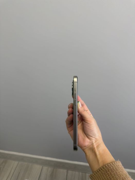 Продам Айфон 15 про макс 512 гб