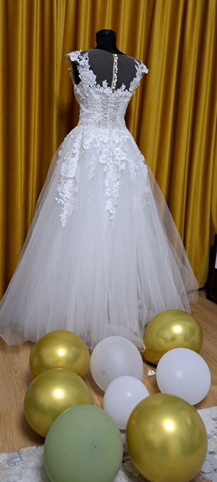 Vând rochie de mireasă