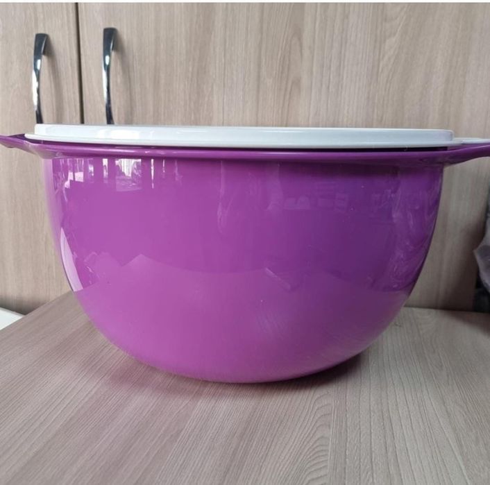 Миска фирмы Tupperware