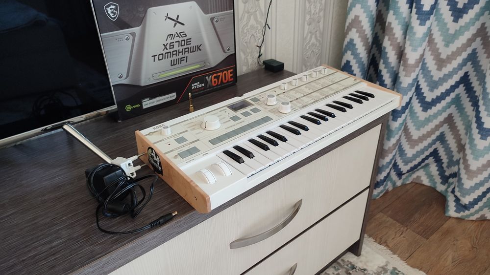 Korg microkorg  MK 1S синтезатор