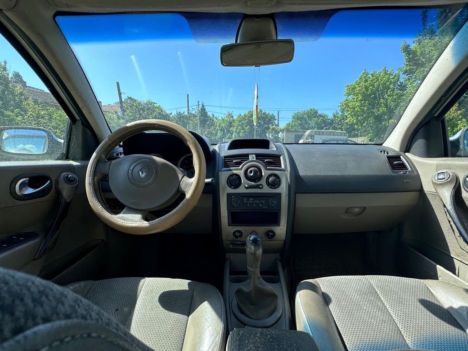 Renault Megane 2 an 2004 Motor 1.6 16V Benzina. 120 000 Km reali