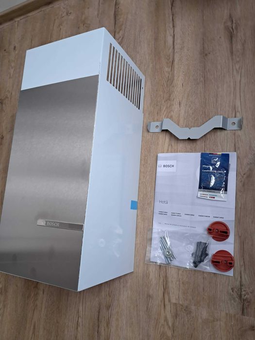 Hota Bosch DWB67CM50 masca evacuare decorativa + accesorii