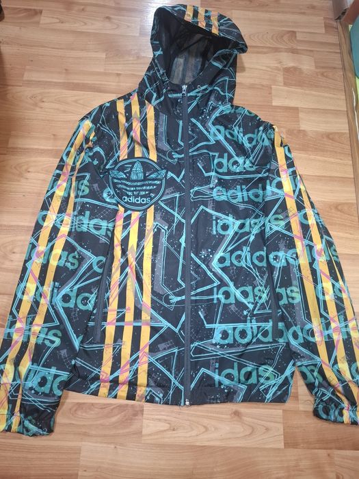 Geaca subtire Adidas anti-vant