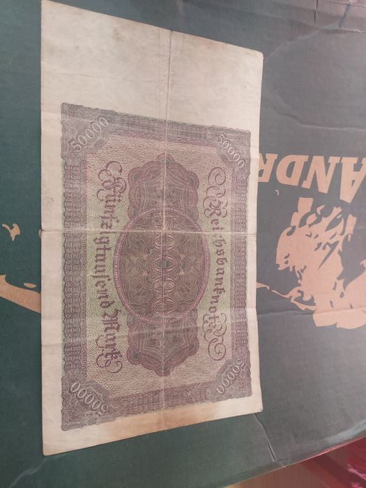 Продават се 50000 марки от 1922г.