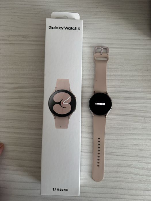 Galaxy Watch4 40мм идеальном состоянии