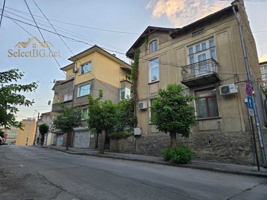 Продава се Къща в Велико Търново, Център - 159 кв.м за 1541 €/кв.м - Снимка #1