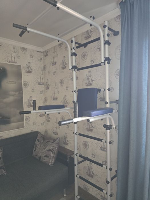 Шведская стенка, турник