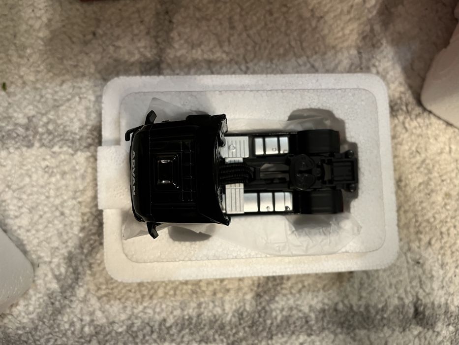 Mini GT Mercedes-Benz Actros with Racing Transporter ADVAN #741