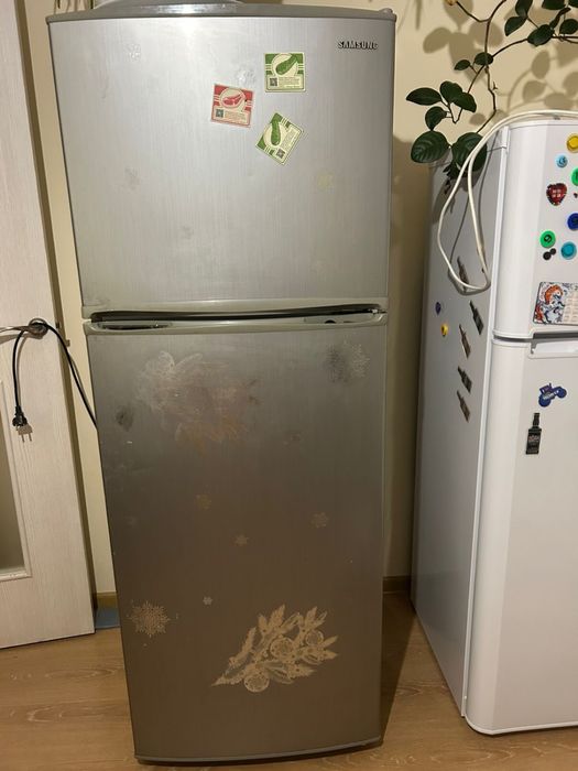 Срочно продаётся холодильник