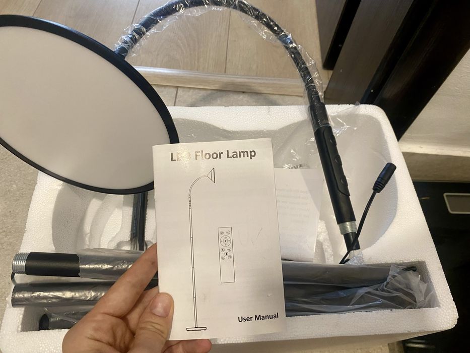 Lampa de podea noua , design modern