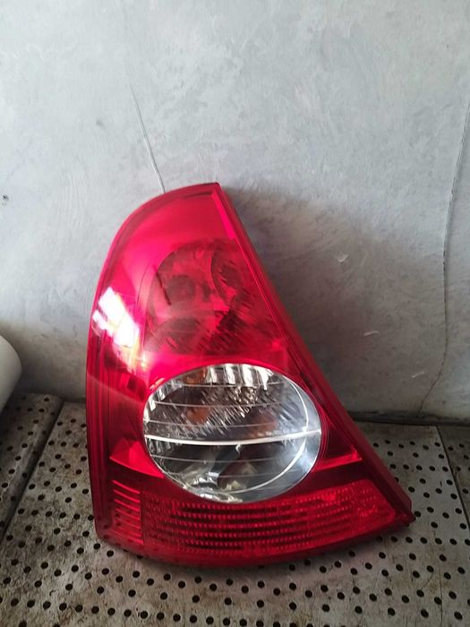 Stop tripla lampa stanga renault clio 2 8200071413