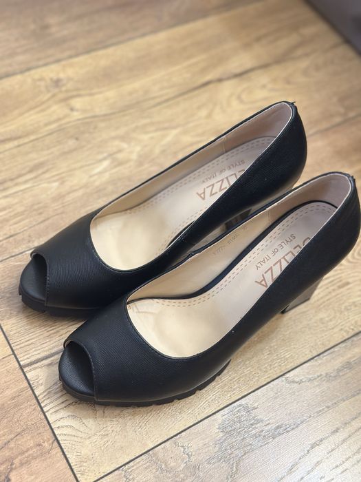 Продаю новые туфельки