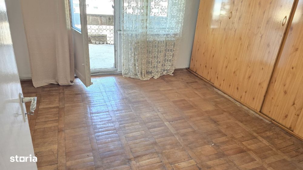 Vand apartament 4 camere dec. Deva,  22 Decembrie et 5, bloc de 6 et