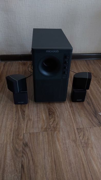 Сабвуфер колонка Microlab 1- m700 sabbufer kolonka. 2 - Microlab x3