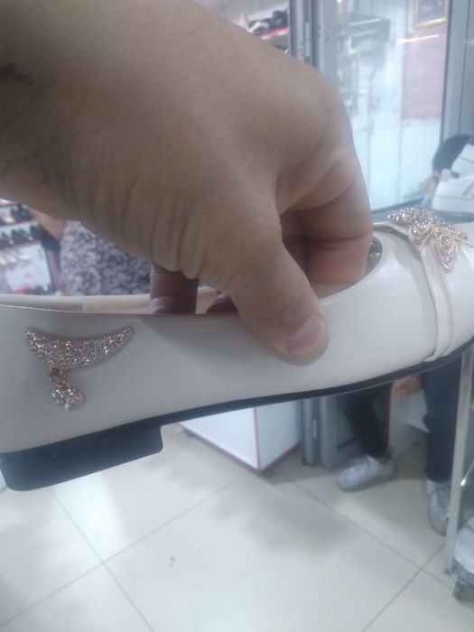 jenski oyoq kiyim optom narxda