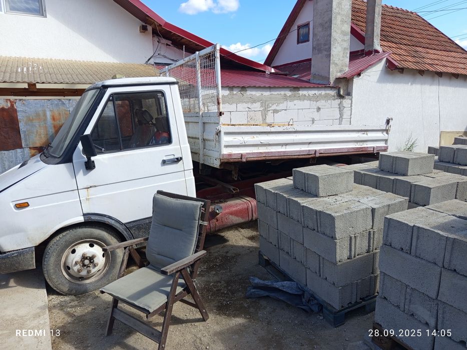 Schimb camioneta Iveco basculabila cu capre sau oi