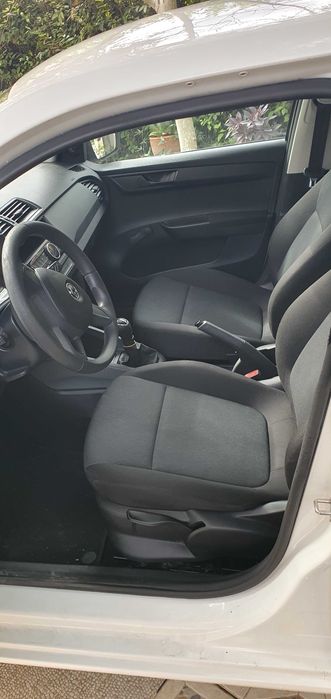 Шкода фабиа 1,1 бензин газ заводска.