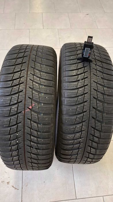 2бр зимни гуми Bridgestone 215 55 17