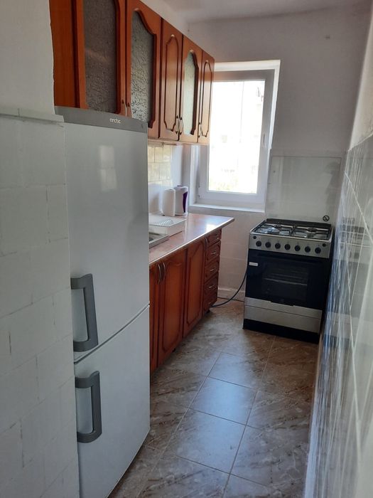 Închiriez Ap 3 camere