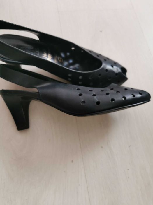 Sandale și pantofi din piele naturala interior exterior