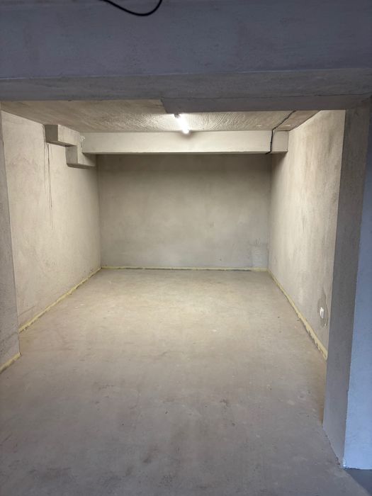 Двоен гараж под наем