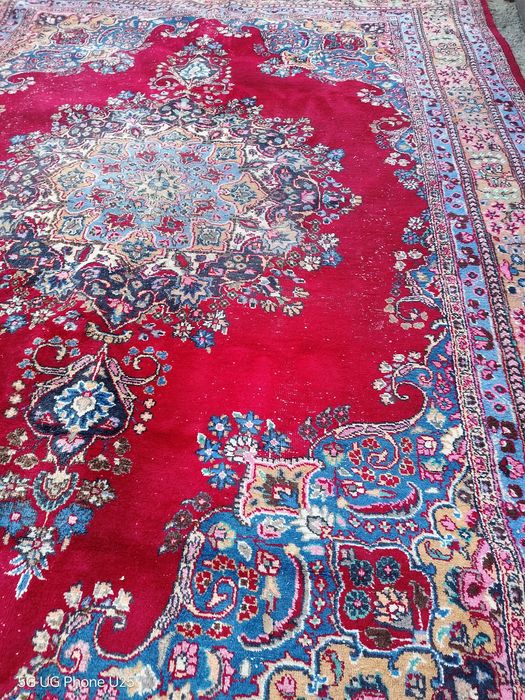 Ръчно тъкан килим