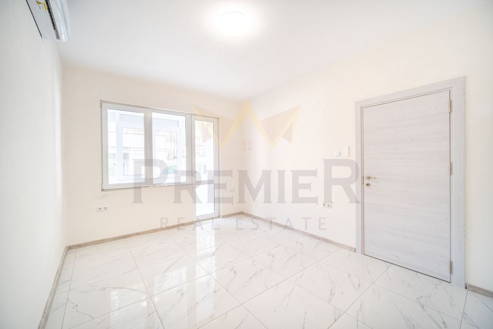 Продава се Тристаен апартамент в Варна, Център - 86 кв.м за 1928 €/кв.м - Снимка #1