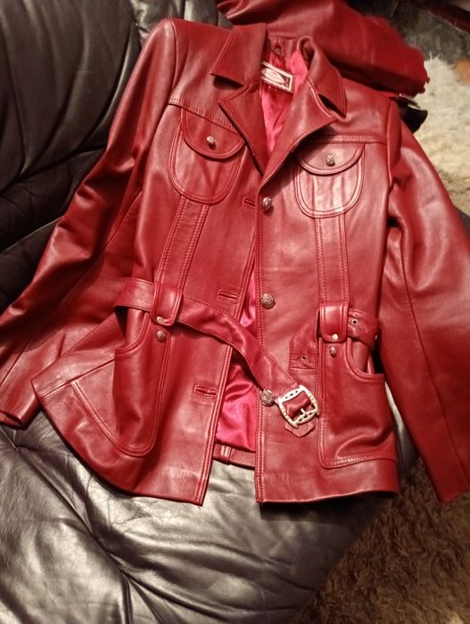 Geaca de piele naturala mărimea M, nouă
