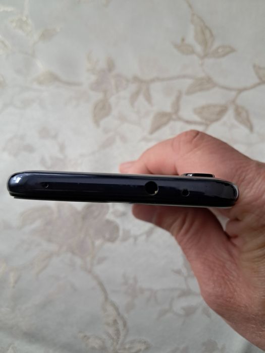 Телефон Xiaomi Mi A3