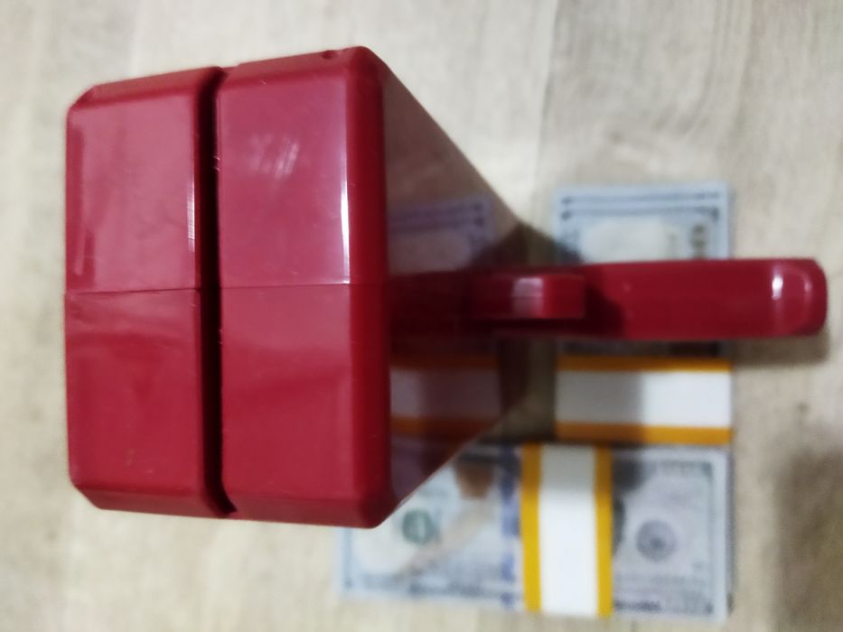 Пистолет для денег