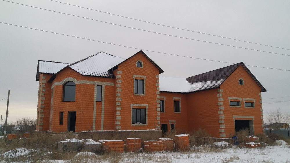 Продам дом коттедж 590кв.м.