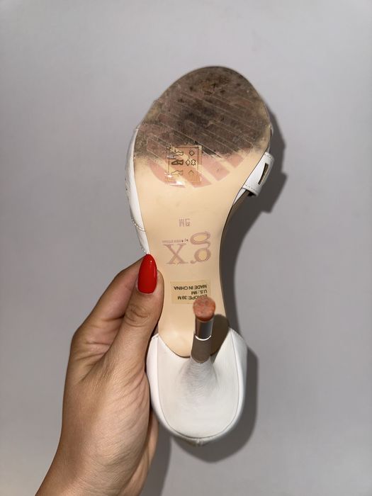 GX by Gwen Stefani – Sandale ivoire cu decupaje