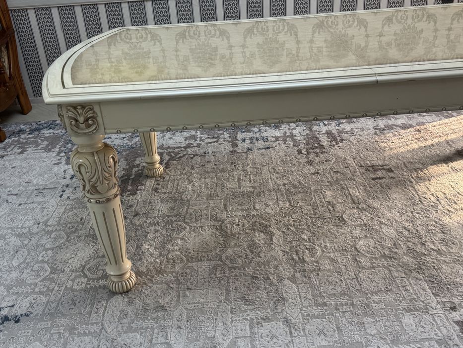 Продам стол и стулья