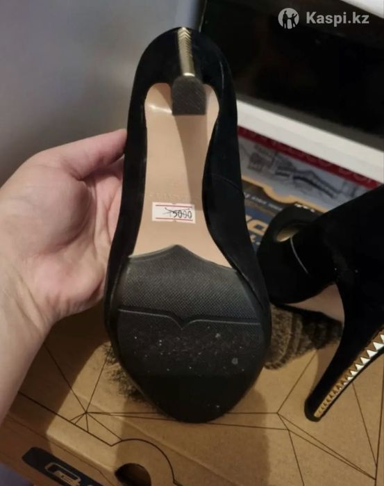 Туфли на высоком каблуке