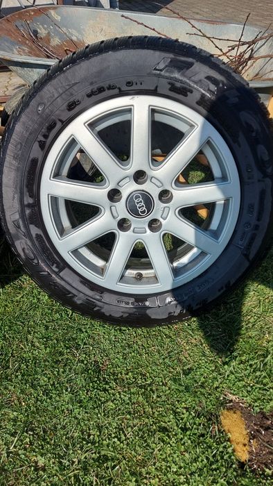 Vând jante R15 audi cu anvelope iarnă