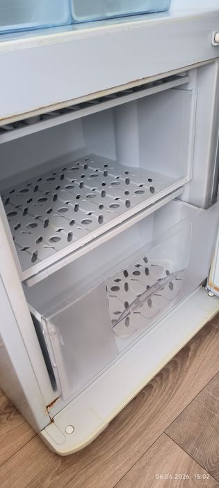 Продам полки холодильник Бирюса 132