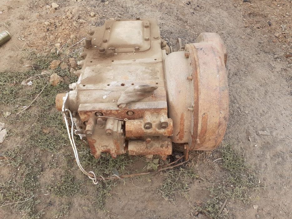 Продам коробку на автогрейдер ДЗ 122.