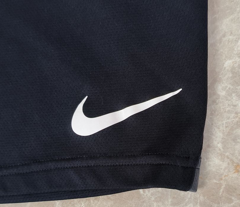 Nike къси панталони S размер