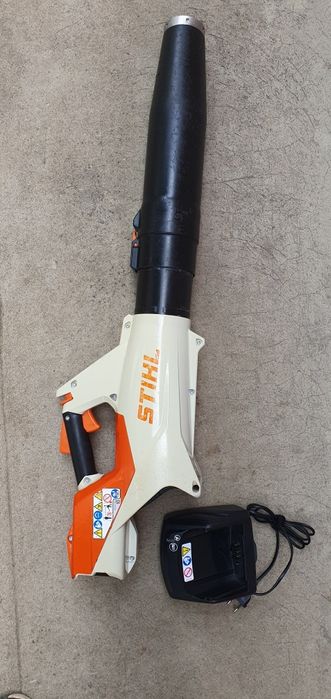 Suflanta BGA.60 +incarcator +baterie.