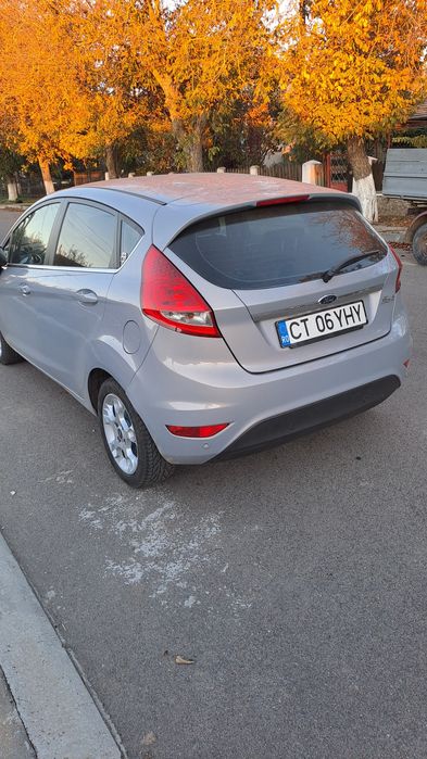 Vând ford fiesta 1,6 tdci full opțion