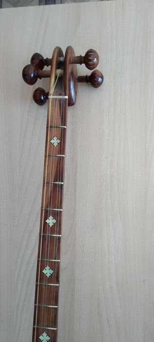Professional Qashqar rubobi sotiladi
