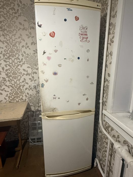 Продам холодильник LG рабочий за 25 000