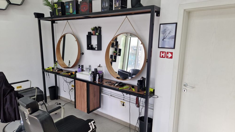 Vand post de lucru frizerie/coafor